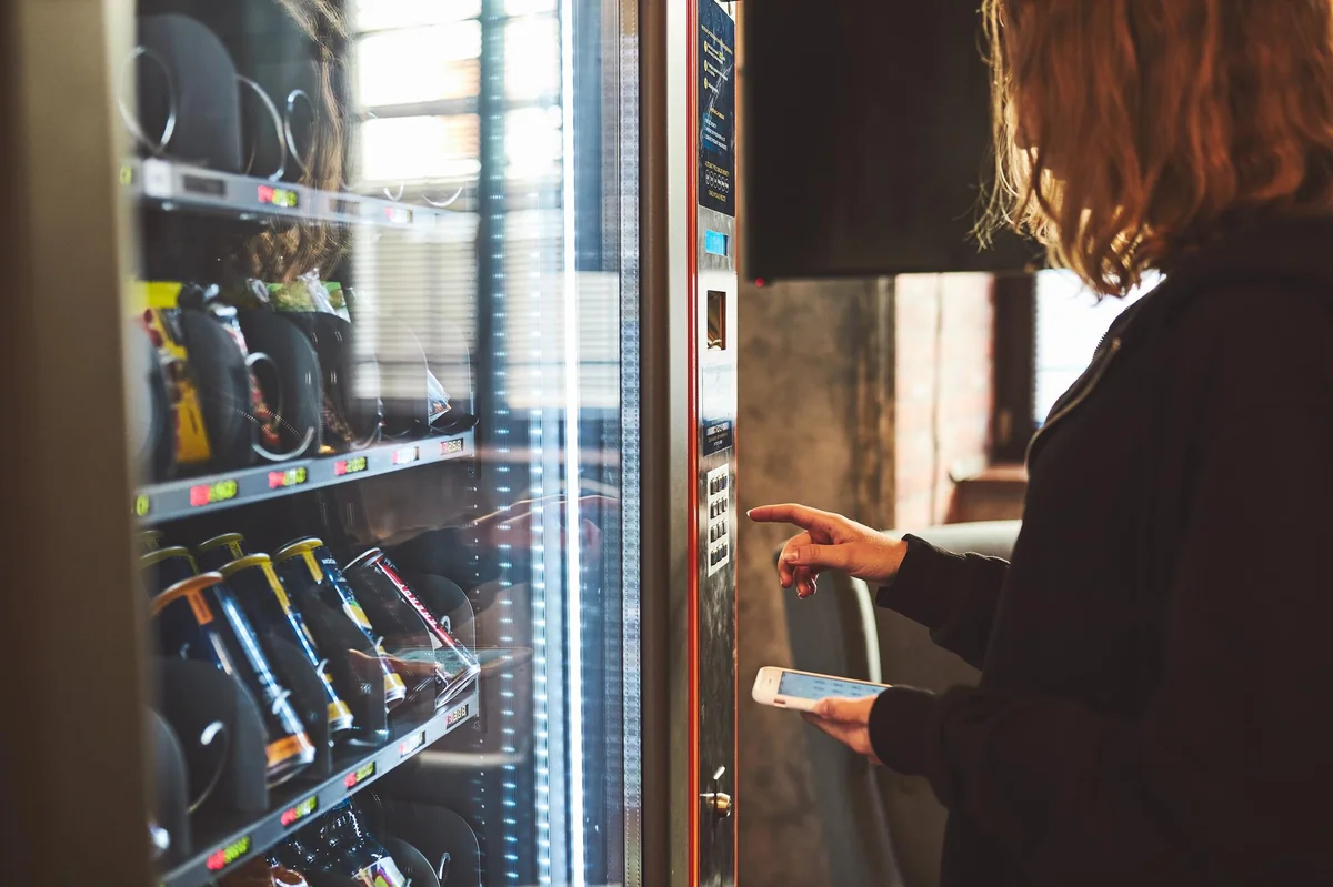 phone case vending machine manufacturer