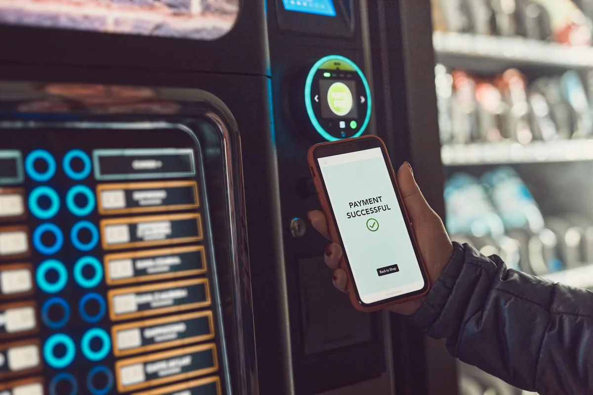 phone case vending machine manufacturer